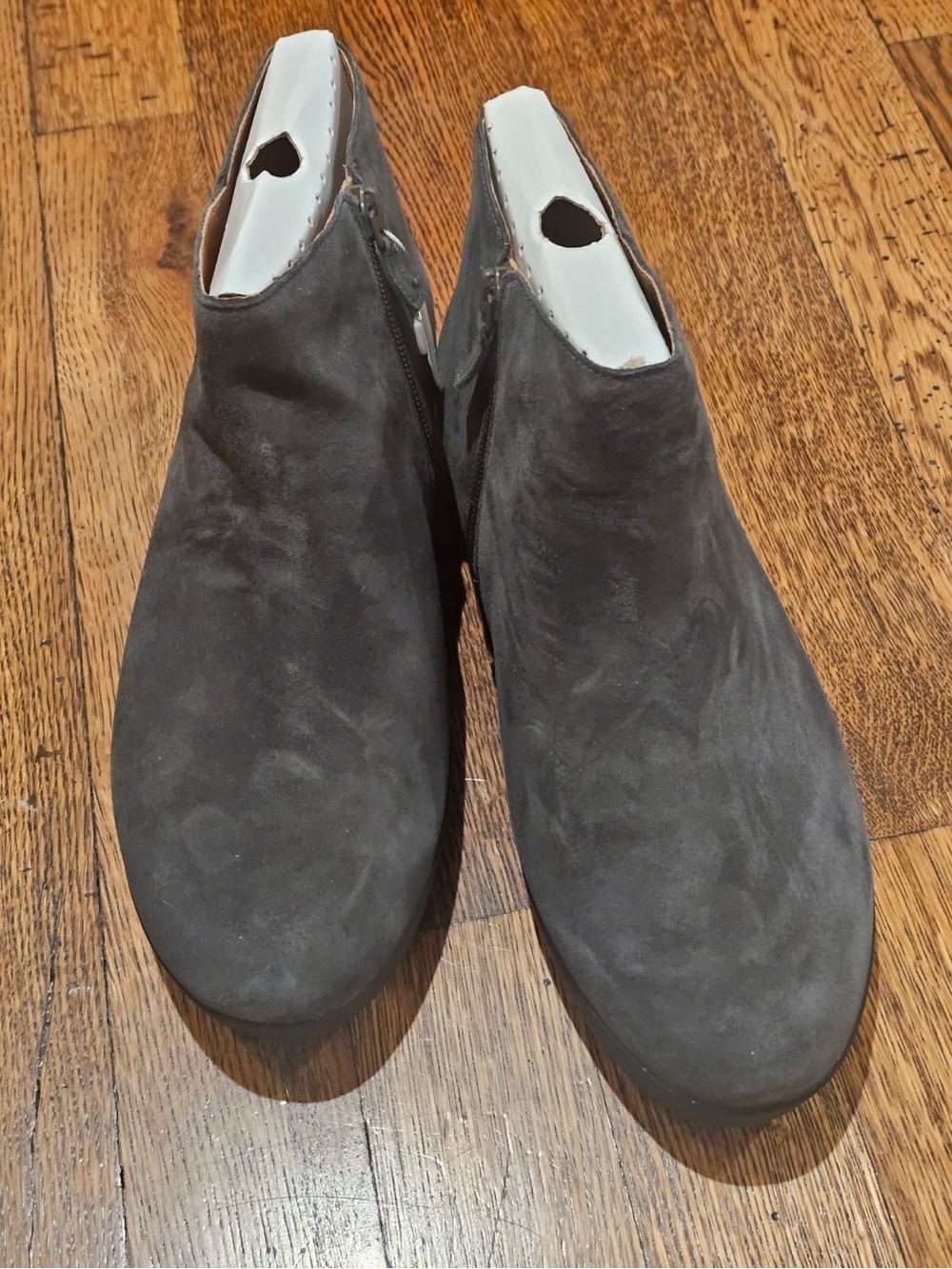 FitFlop Women's Gray Suede Chukka Boots